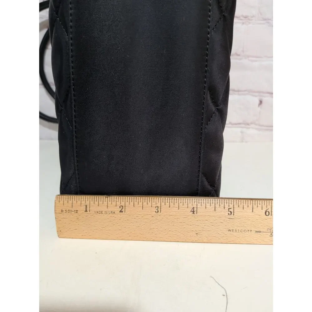 MY FLAT IN LONDON IN VENUSTUM VE RI TAS ORGANIZER PASSPORT LG TOTETE $540